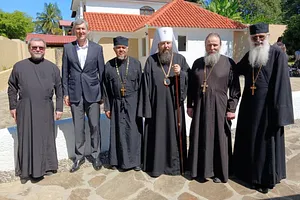 Архипастырский визит Первоиерарха РПЦЗ Николая, митрополита Восточно-Американского и Нью-Йоркскского в православную миссию во имя Казанской иконы Божией Матери г.Сосуа. Доминиканская Республика. — миниатюра 9